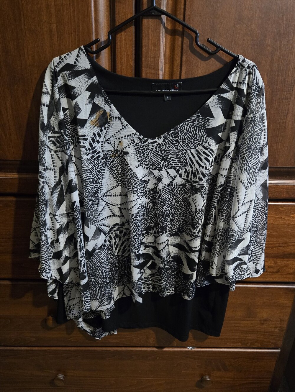 Black & White V-Neck Layered Print Blouse